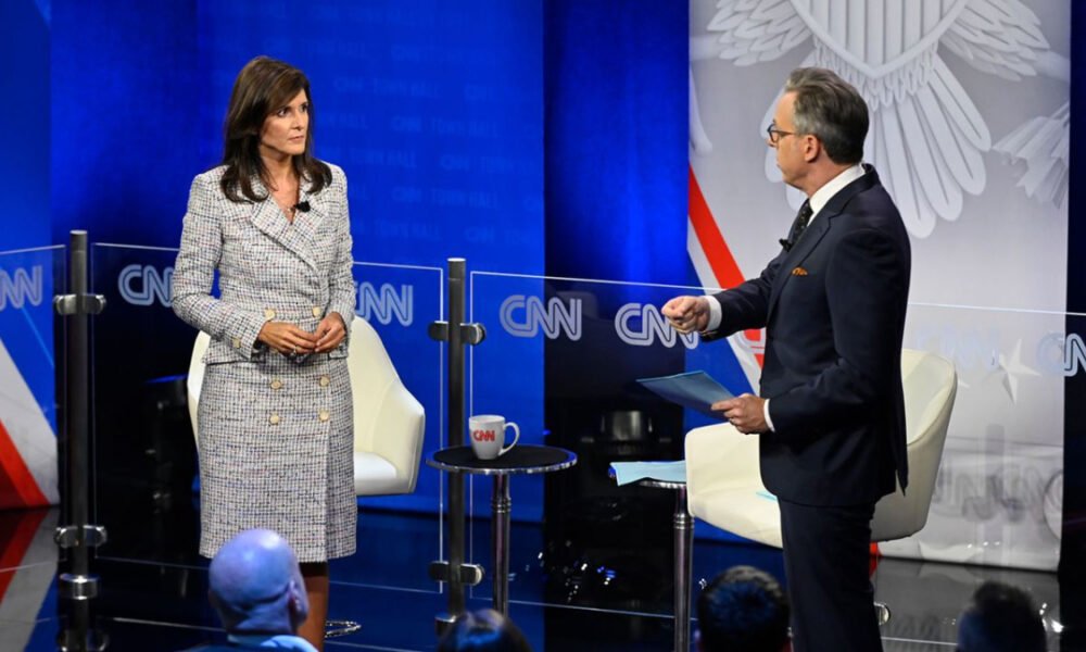 A photo of Nikki Haley and Jake Tapper